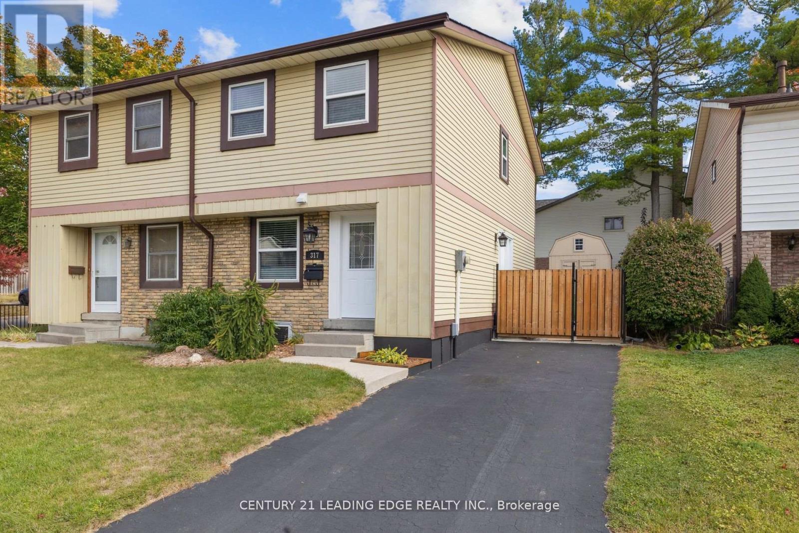 317 Homestead Drive, Oshawa, Ontario  L1J 6V2 - Photo 2 - E13221082