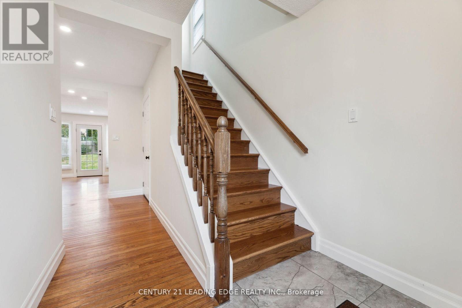 317 Homestead Drive, Oshawa, Ontario  L1J 6V2 - Photo 6 - E13221082