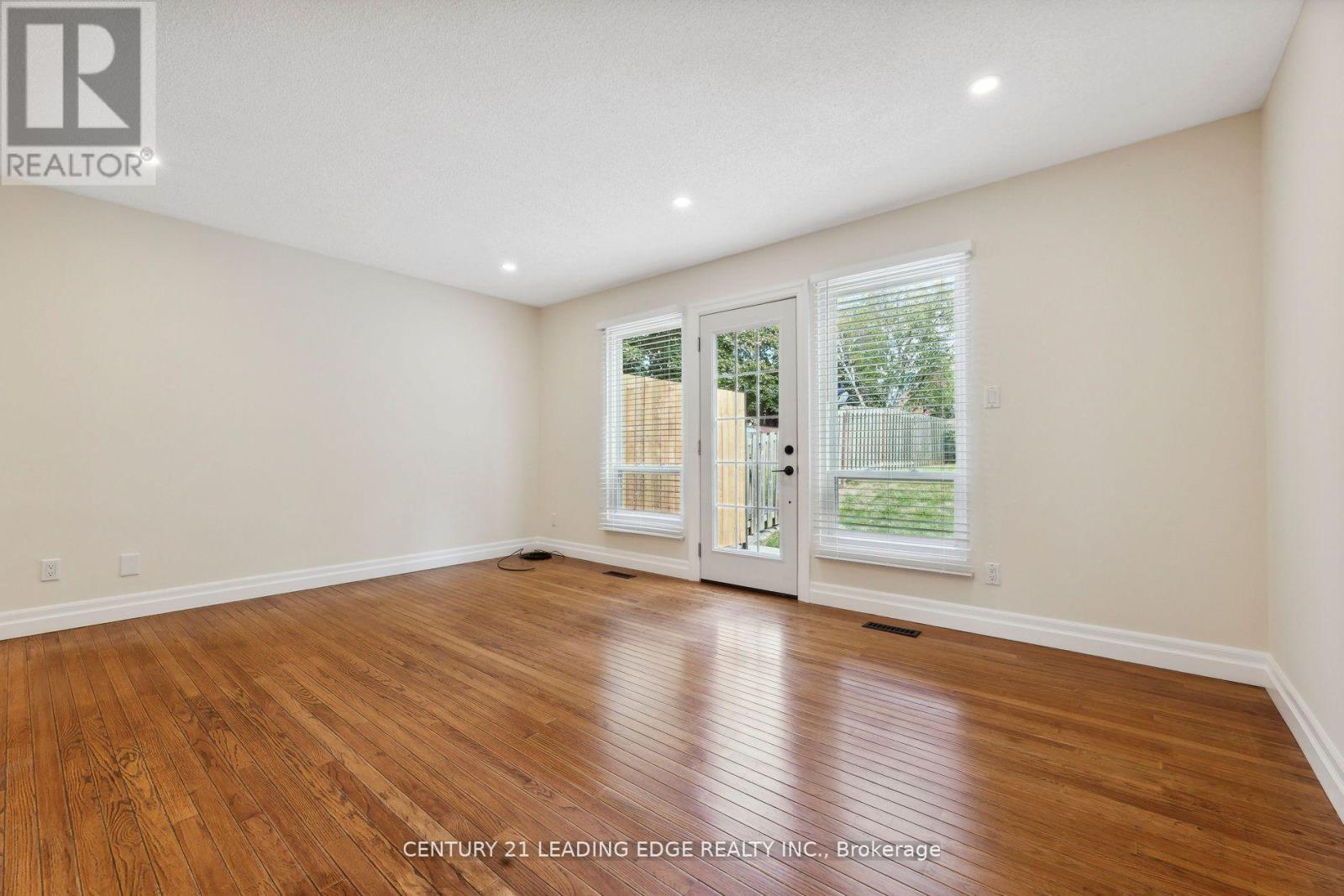 317 Homestead Drive, Oshawa, Ontario  L1J 6V2 - Photo 7 - E13221082