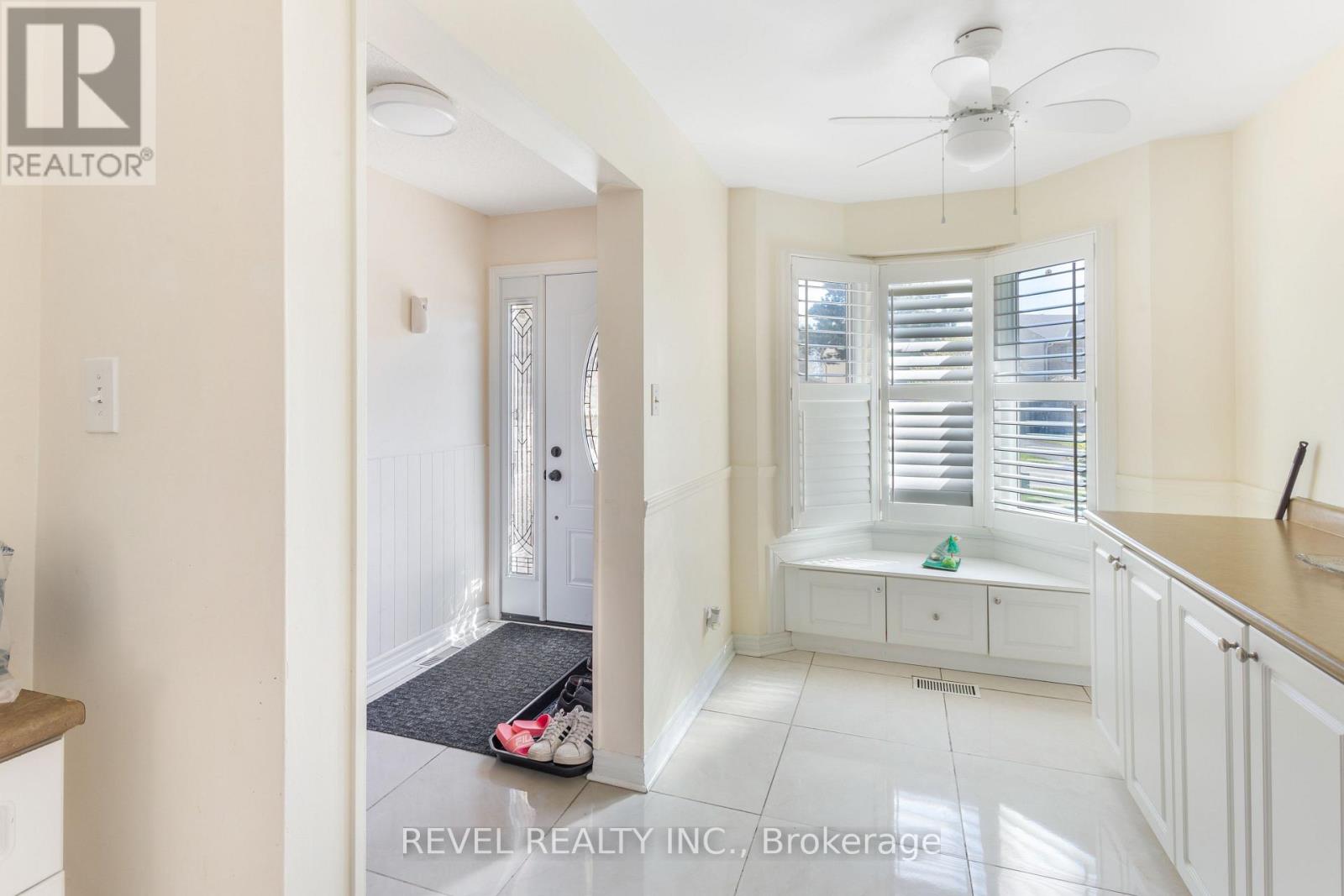 1518 Woodruff Crescent, Pickering, Ontario  L1V 3S6 - Photo 4 - E13221142