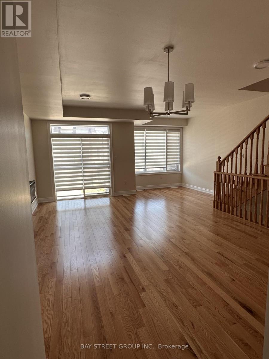 206 Tennant Circle, Vaughan, Ontario  L4H 5L4 - Photo 2 - N13108576