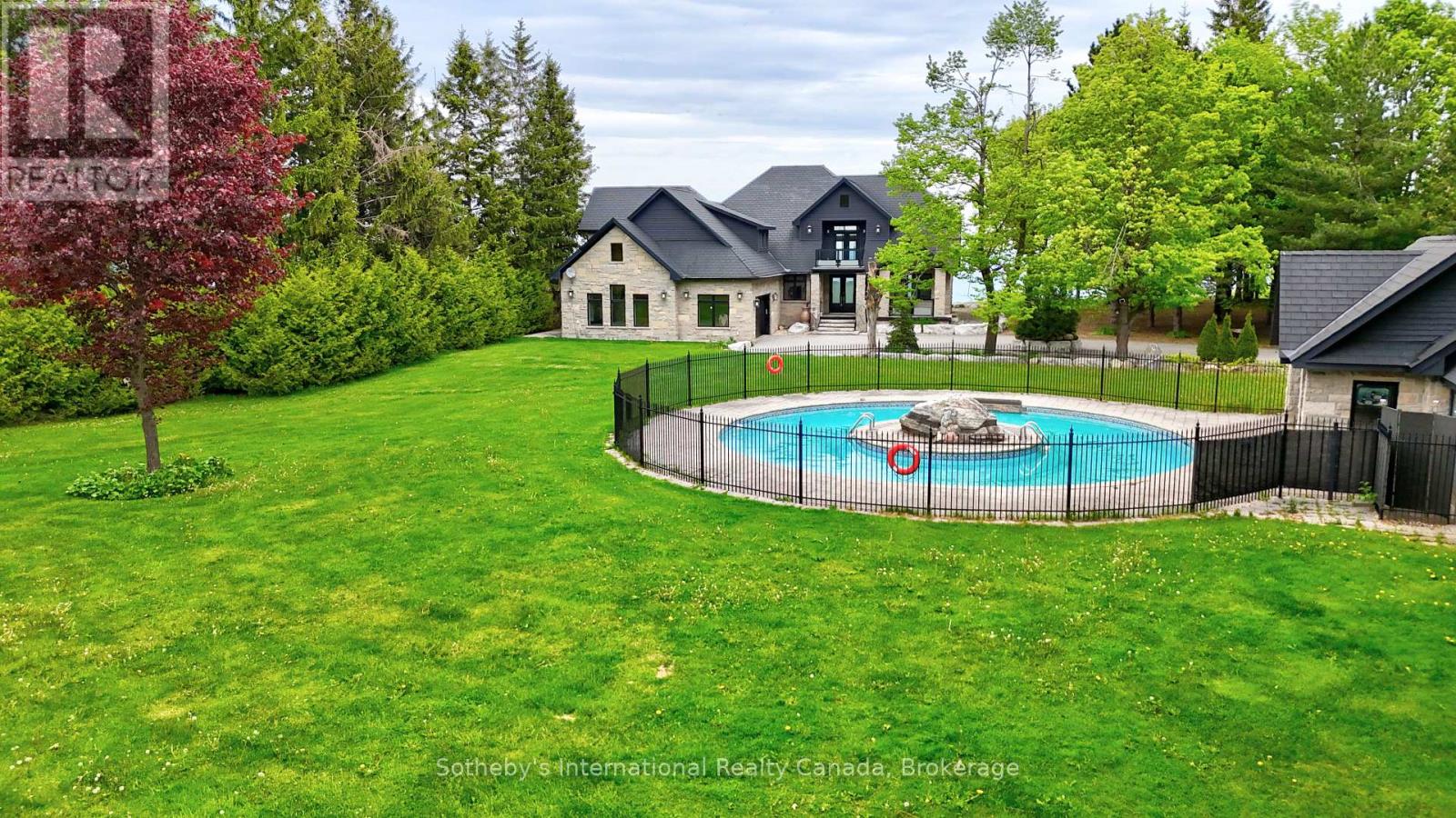 107 Maple Lane, Blue Mountains, Ontario  N0H 2E0 - Photo 5 - X12646980