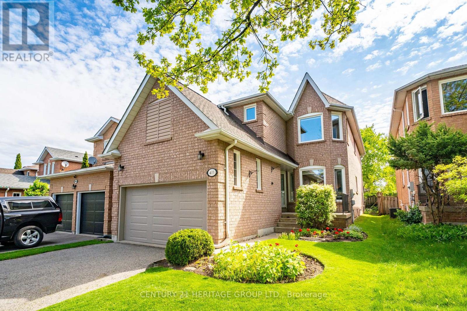 403 Bartholomew Drive, Newmarket, Ontario  L3X 2E7 - Photo 2 - N13221016