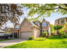 403 BARTHOLOMEW DRIVE, Newmarket, Ontario
