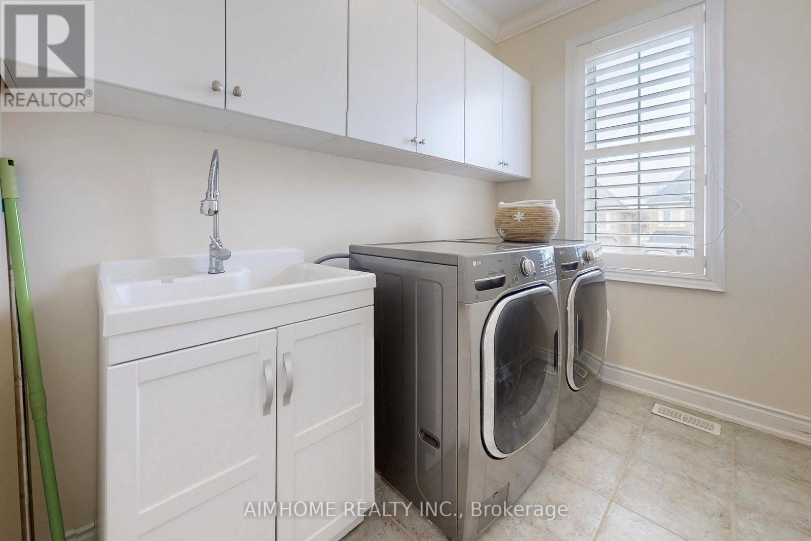 35 Marbrook Street, Richmond Hill, Ontario  L4C 0Y9 - Photo 18 - N13221150