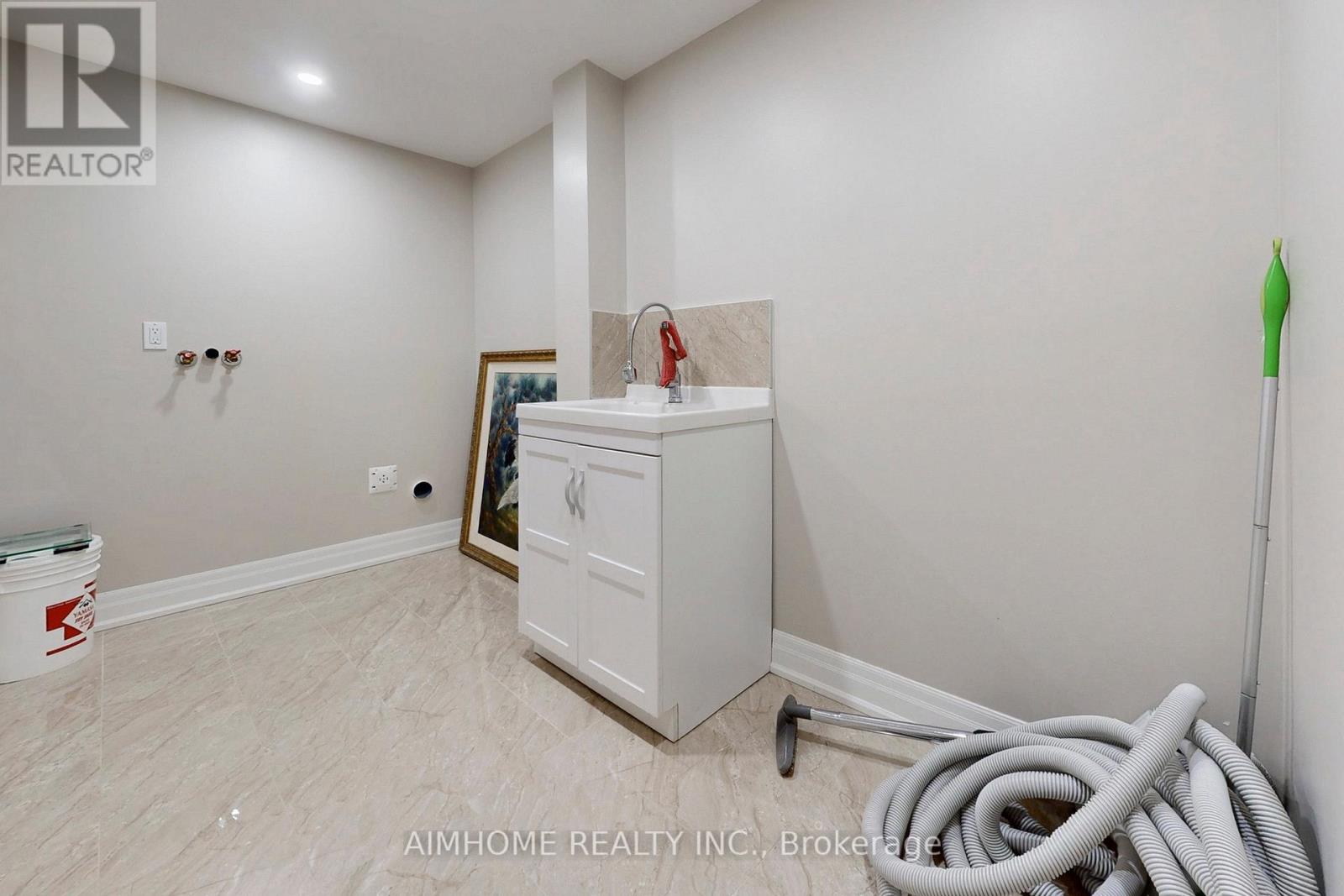 35 Marbrook Street, Richmond Hill, Ontario  L4C 0Y9 - Photo 37 - N13221150
