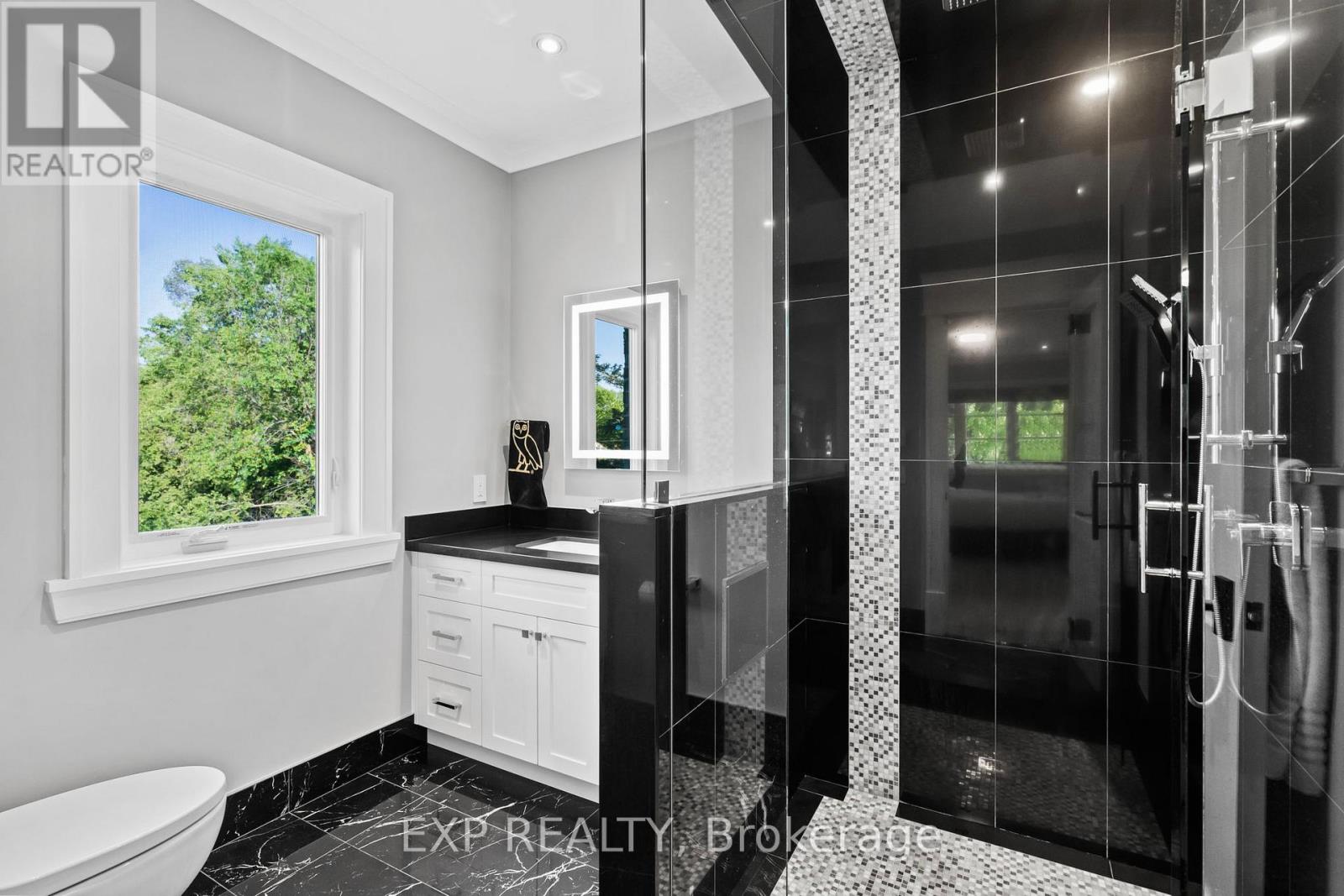 74 Bedford Park Avenue, Richmond Hill, Ontario  L4C 2N8 - Photo 24 - N13221154