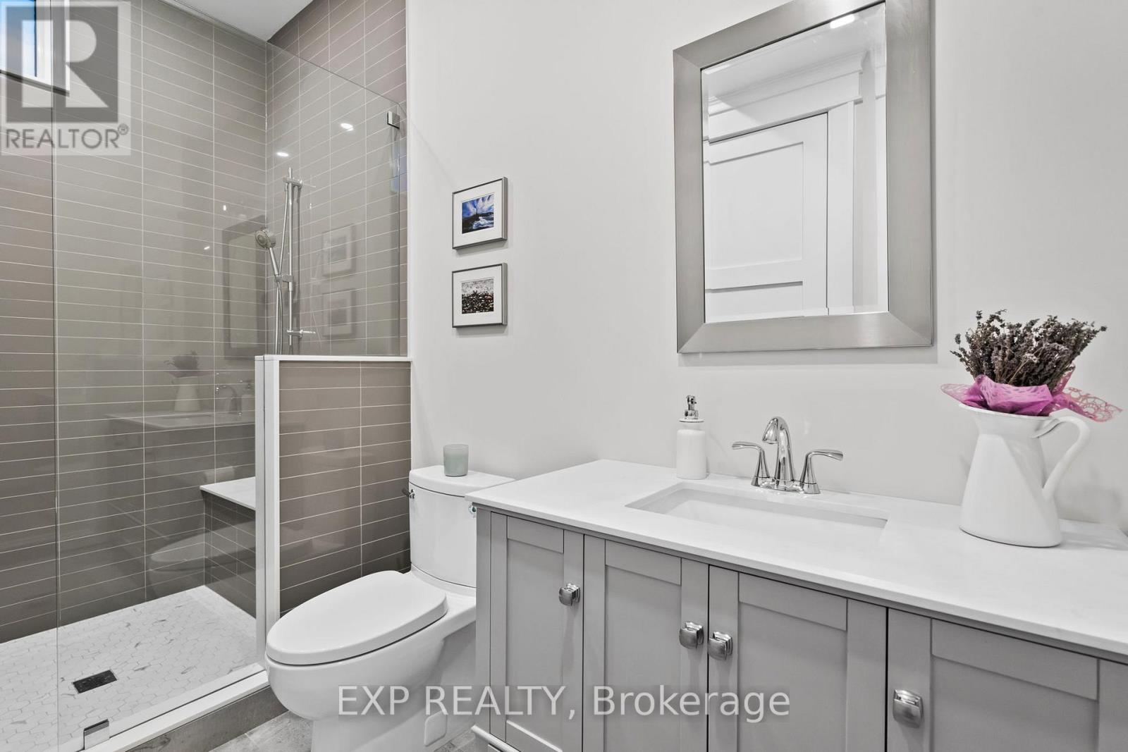 74 Bedford Park Avenue, Richmond Hill, Ontario  L4C 2N8 - Photo 34 - N13221154