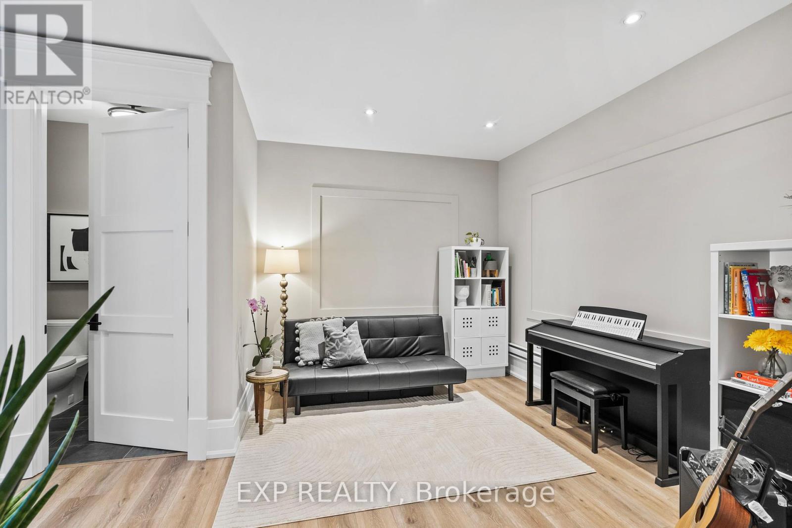 74 Bedford Park Avenue, Richmond Hill, Ontario  L4C 2N8 - Photo 40 - N13221154