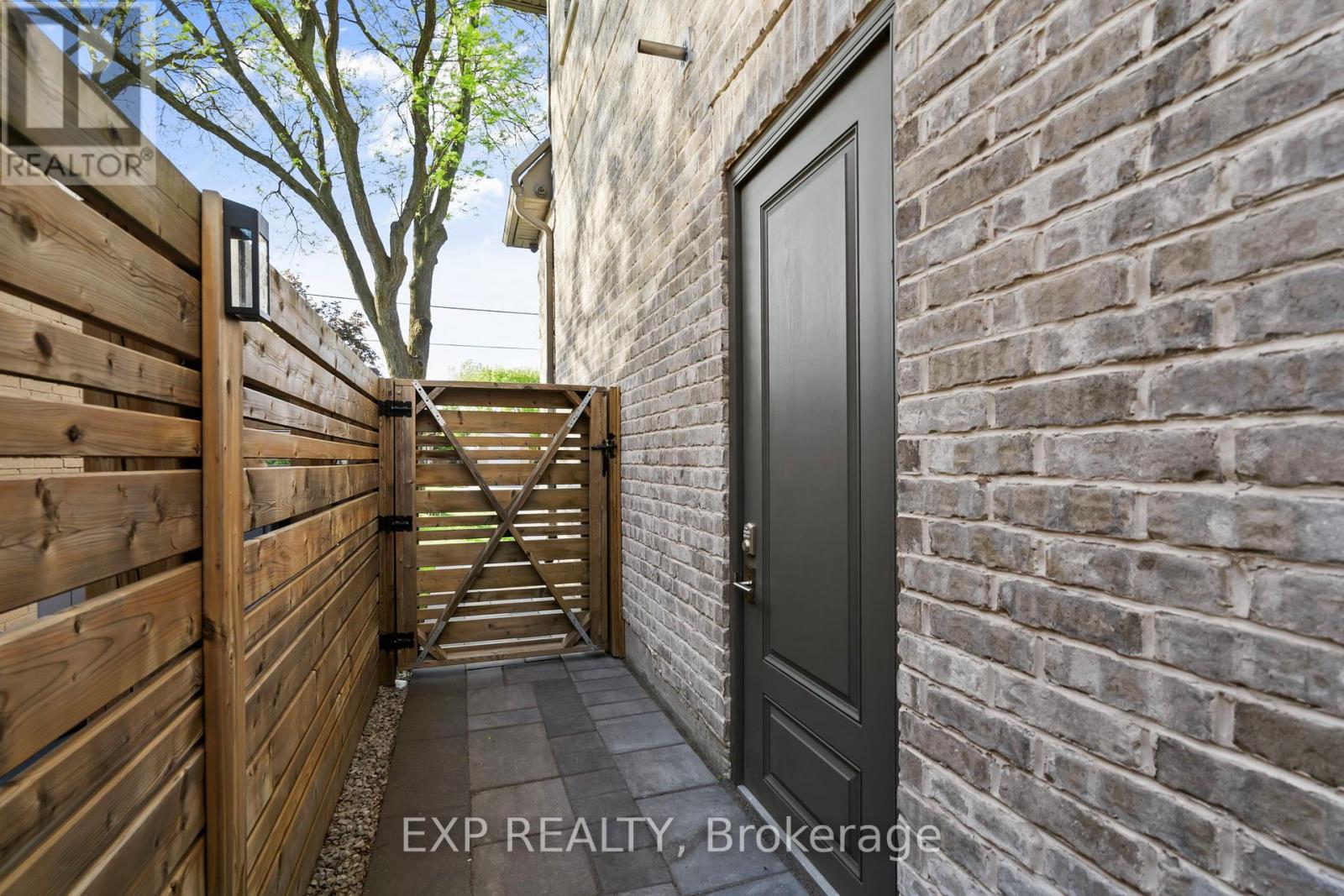 74 Bedford Park Avenue, Richmond Hill, Ontario  L4C 2N8 - Photo 48 - N13221154