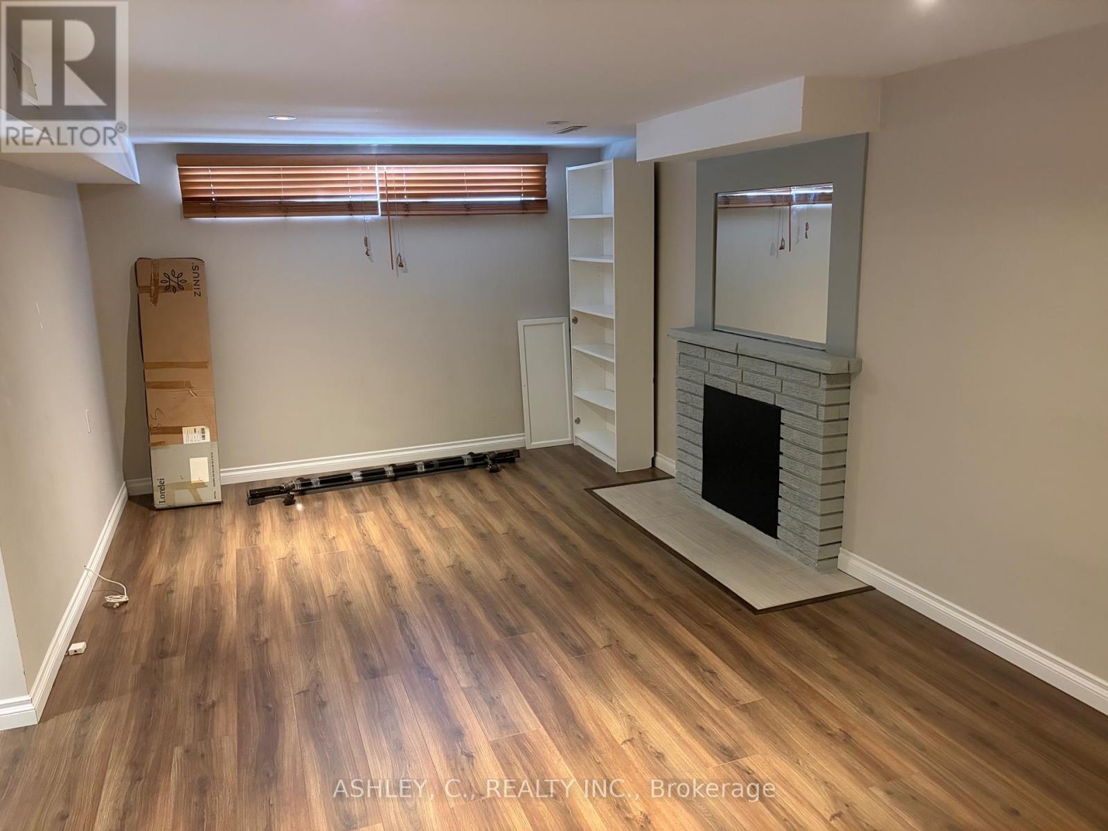 Bsmt - 267 King Street E, Mississauga, Ontario  L5A 1T4 - Photo 2 - W13035968