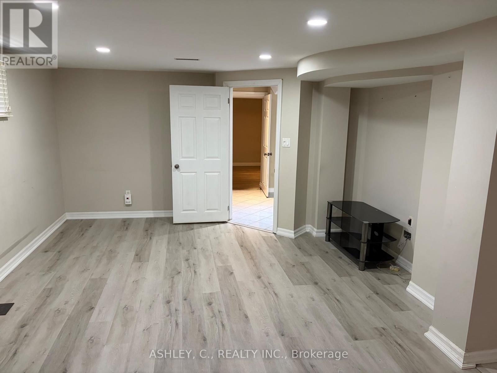 Bsmt - 267 King Street E, Mississauga, Ontario  L5A 1T4 - Photo 3 - W13035968