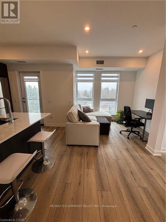 516 - 312 Erb Street, Waterloo, Ontario  N2L 0K9 - Photo 14 - X12921196