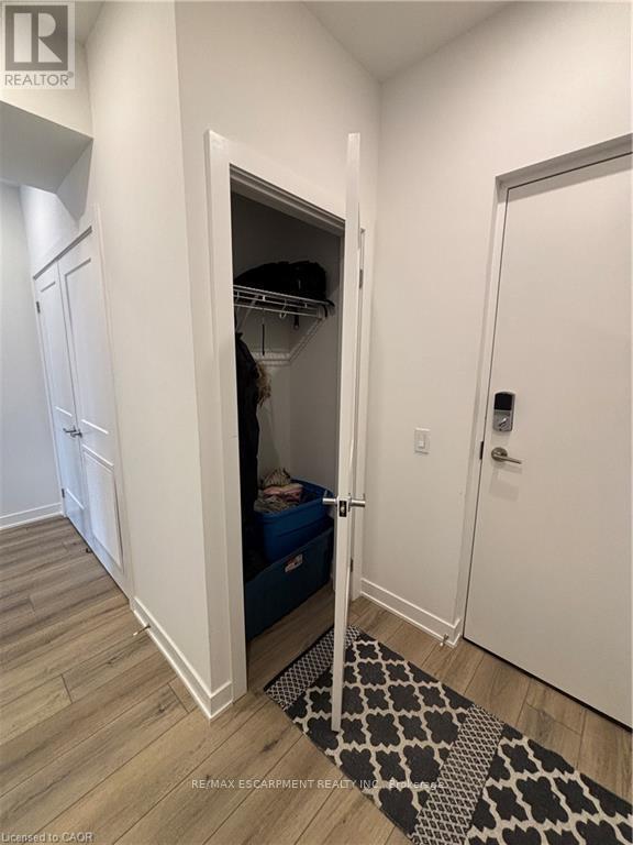 516 - 312 Erb Street, Waterloo, Ontario  N2L 0K9 - Photo 6 - X12921196