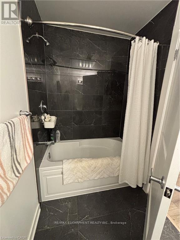 516 - 312 Erb Street, Waterloo, Ontario  N2L 0K9 - Photo 8 - X12921196