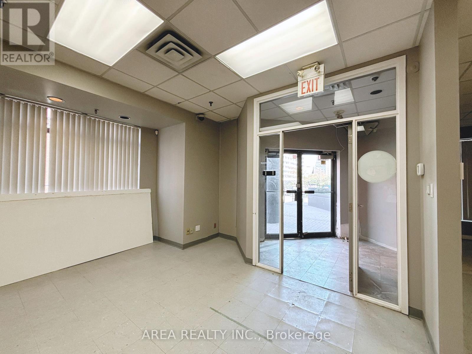 R200 - 265 Enfield Place, Mississauga, Ontario  L5B 3Y6 - Photo 5 - W13221170