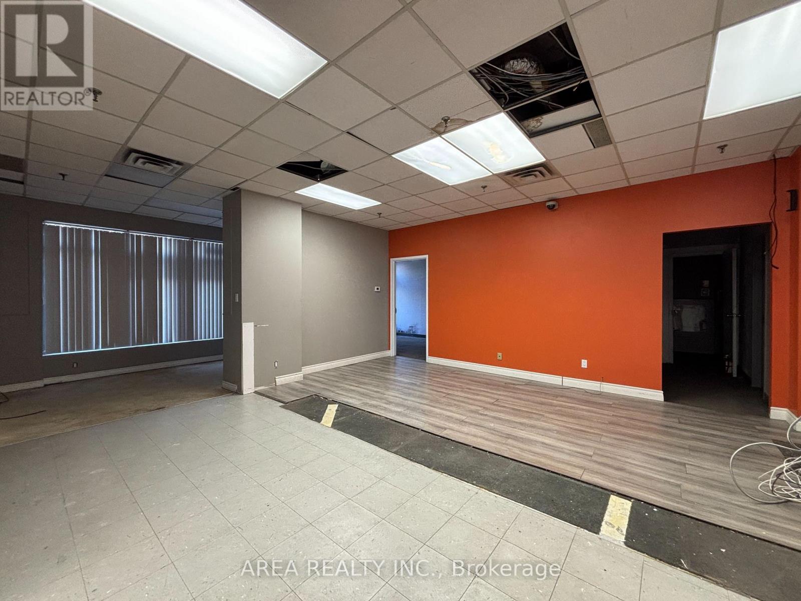 R200 - 265 Enfield Place, Mississauga, Ontario  L5B 3Y6 - Photo 8 - W13221170