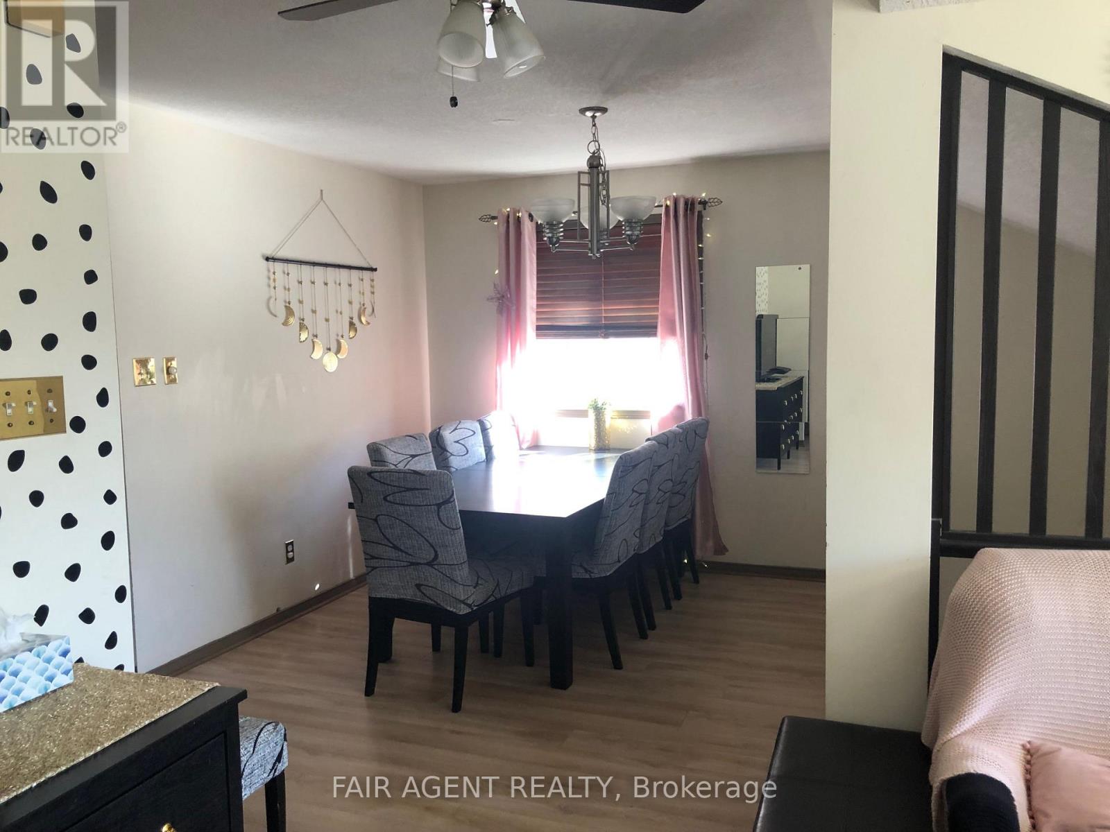 562 Erinbrook Drive, Kitchener, Ontario  N2E 3M8 - Photo 7 - X13221274