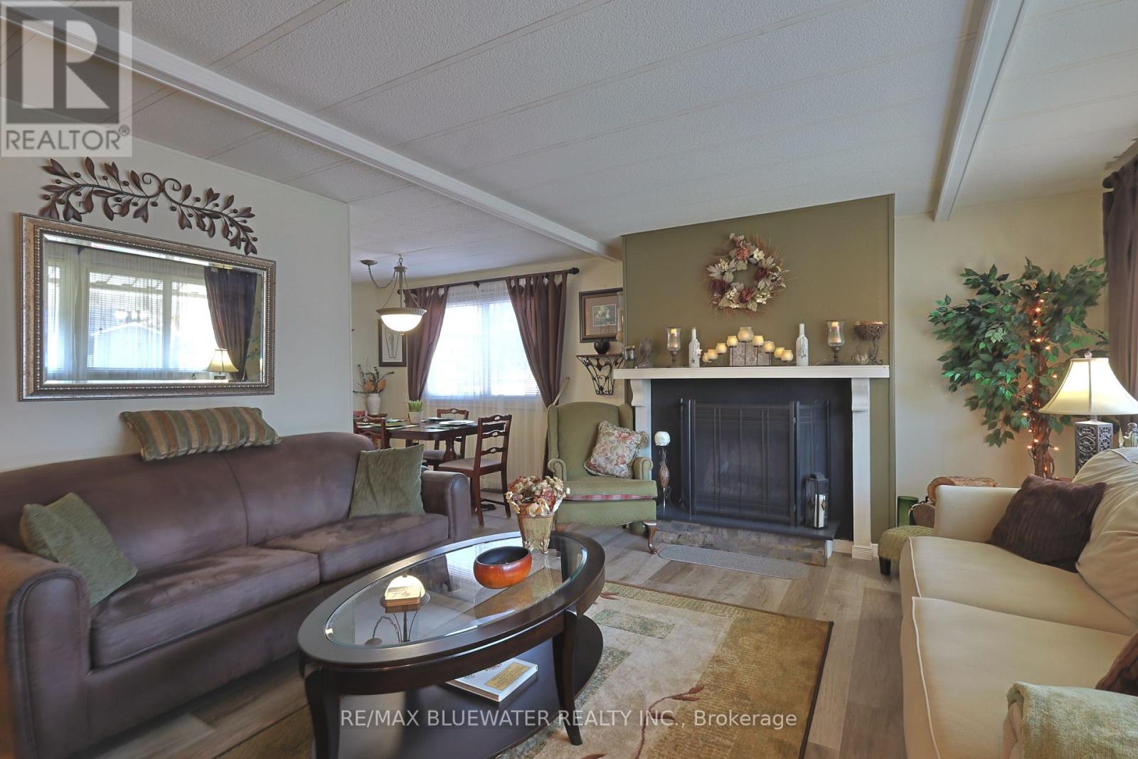 208 Biltmore Drive, South Huron, Ontario  N0M 1T0 - Photo 12 - X13221574