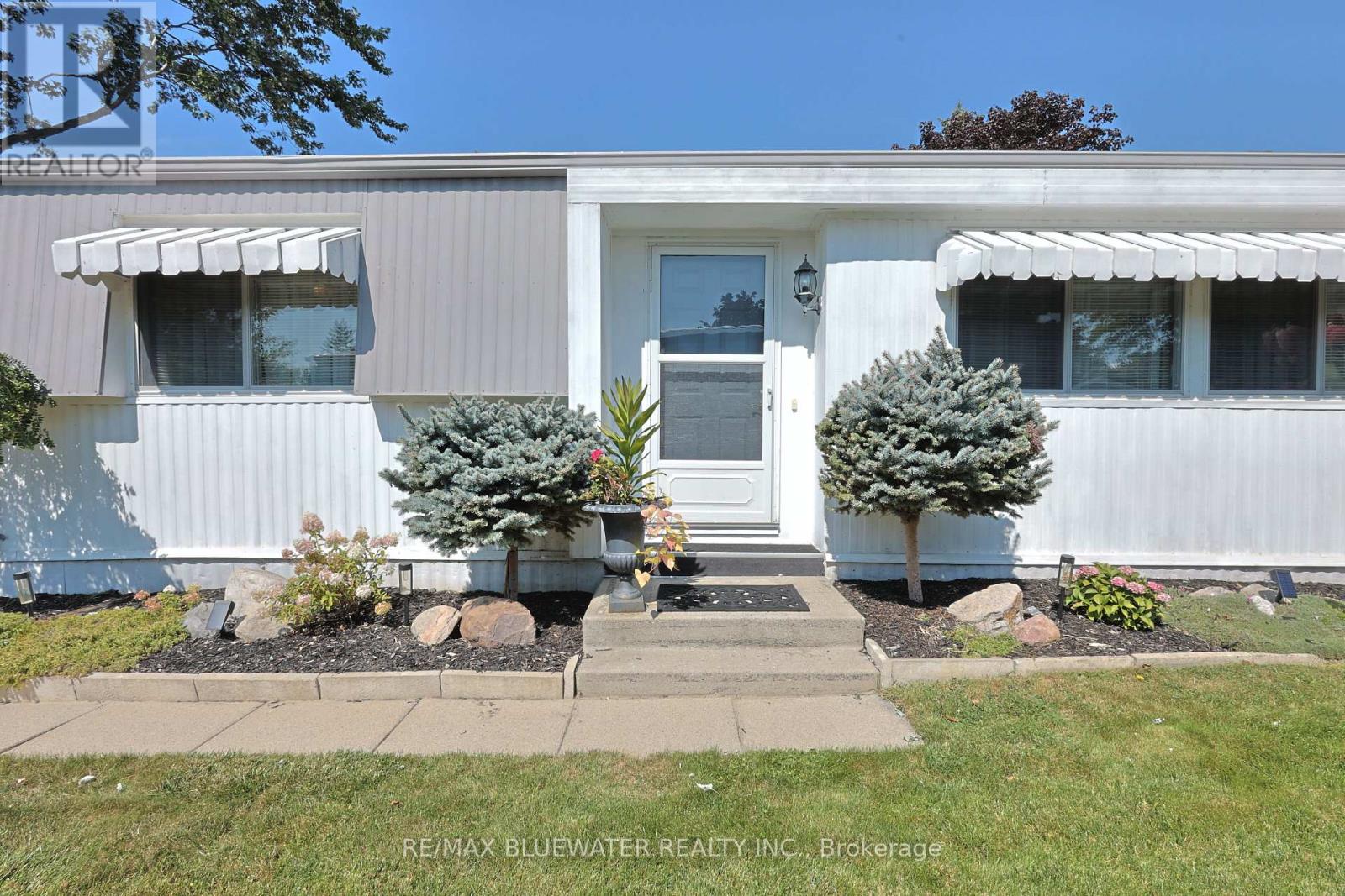 208 Biltmore Drive, South Huron, Ontario  N0M 1T0 - Photo 35 - X13221574