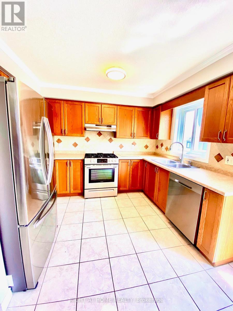 Upper - 138 Apple Ridge Drive, Kitchener, Ontario  N2P 2S7 - Photo 10 - X13220996