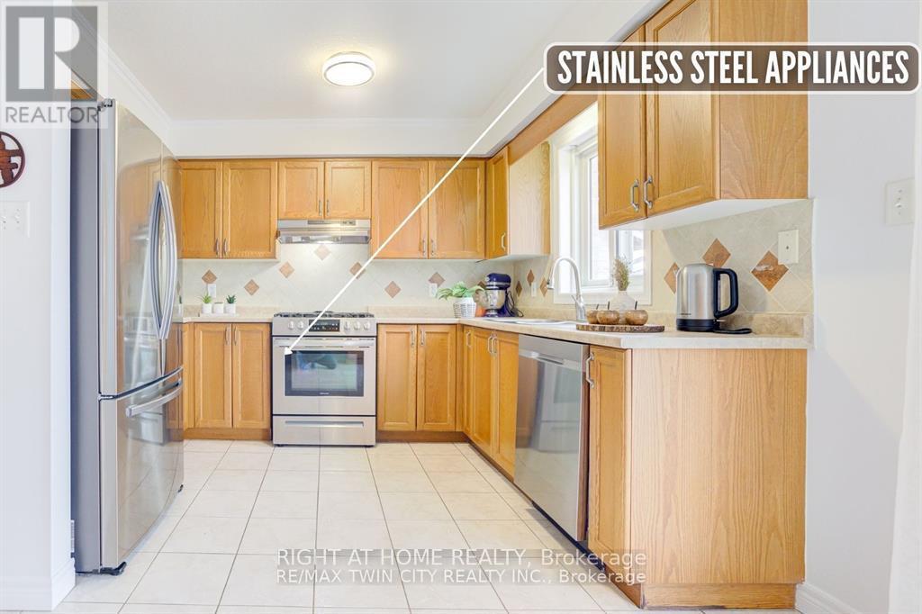 Upper - 138 Apple Ridge Drive, Kitchener, Ontario  N2P 2S7 - Photo 13 - X13220996