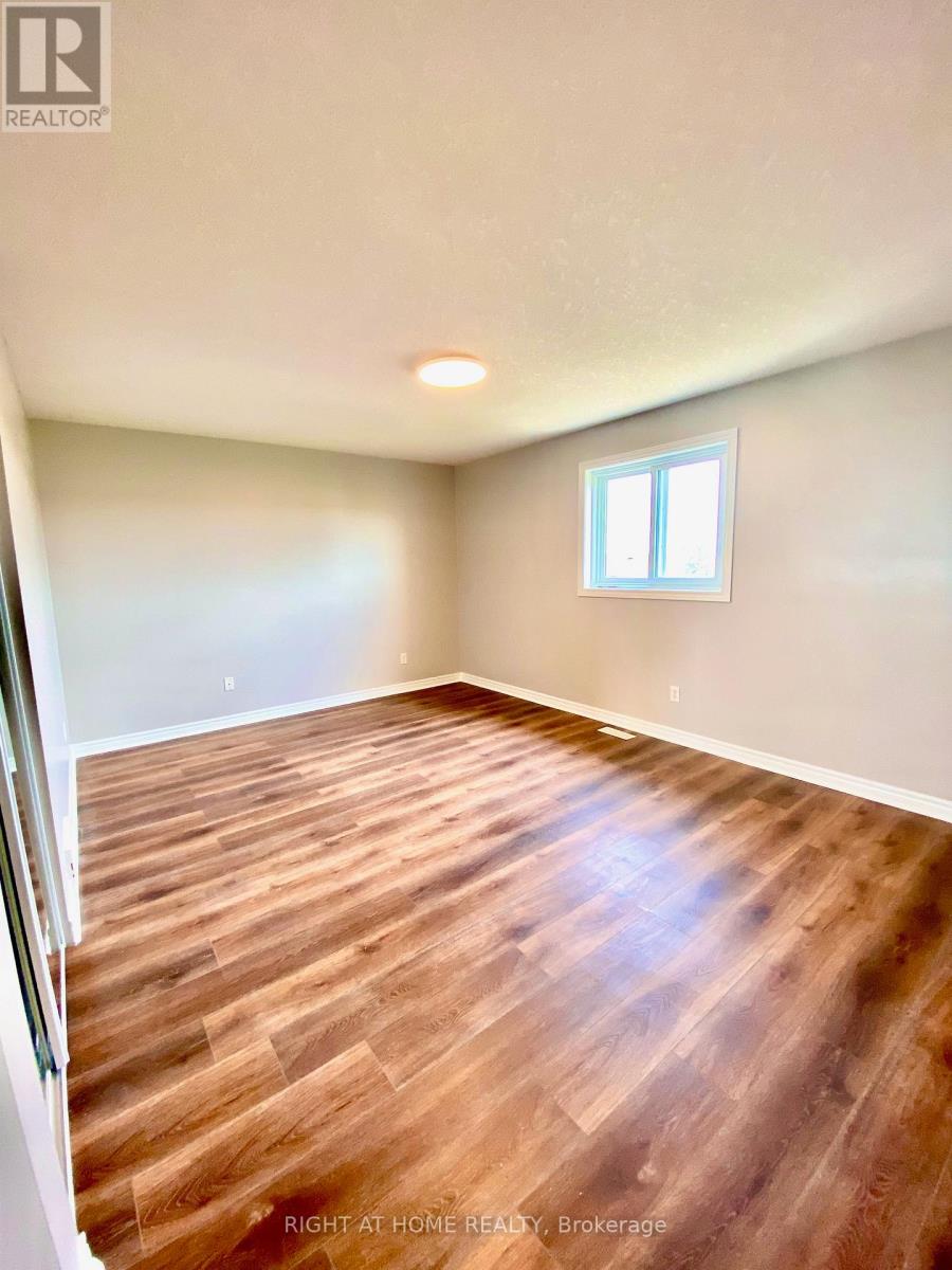 Upper - 138 Apple Ridge Drive, Kitchener, Ontario  N2P 2S7 - Photo 19 - X13220996