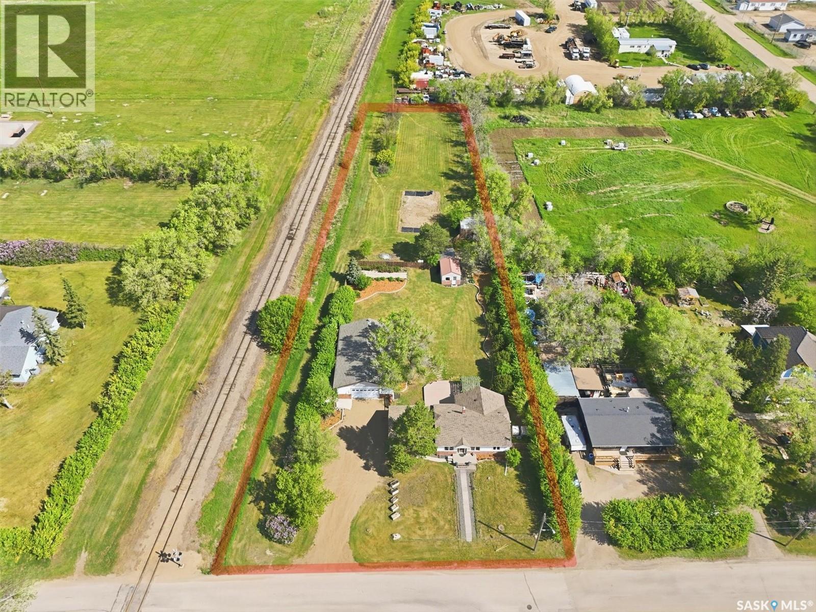 503 3rd Street, Dundurn, Saskatchewan  S0K 1K0 - Photo 3 - SK037719