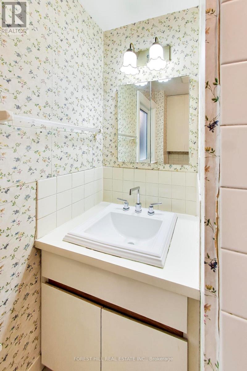 164 Deloraine Avenue, Toronto, Ontario  M5M 2A9 - Photo 22 - C13221208