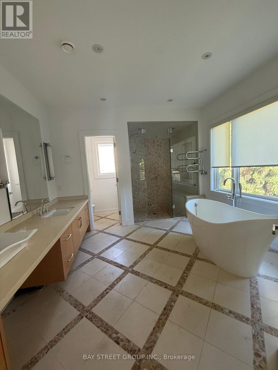 158 Munro Boulevard, Toronto, Ontario  M2P 1C8 - Photo 11 - C13221284
