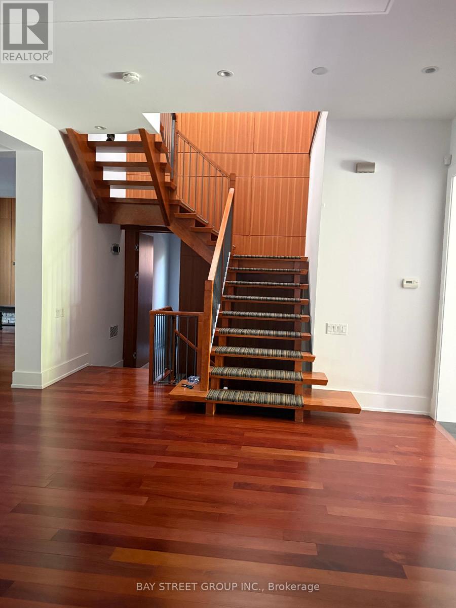 158 Munro Boulevard, Toronto, Ontario  M2P 1C8 - Photo 4 - C13221284