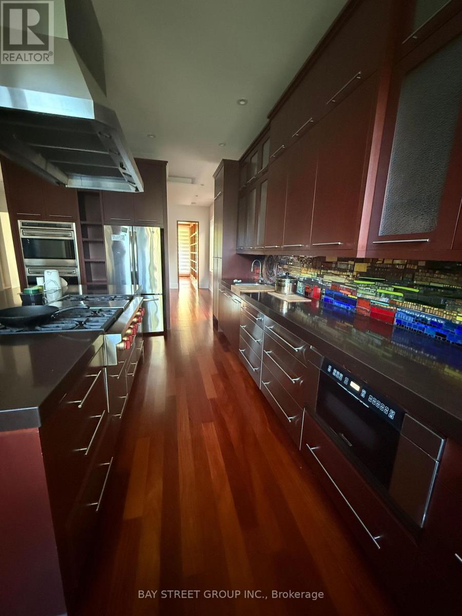 158 Munro Boulevard, Toronto, Ontario  M2P 1C8 - Photo 5 - C13221284