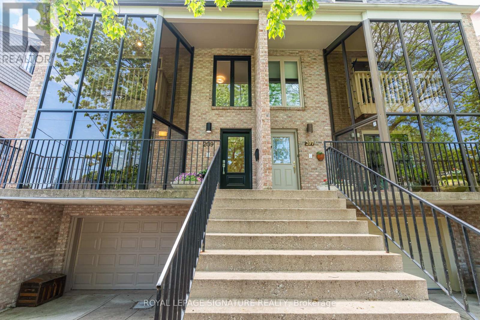 209 RANLEIGH AVENUE, Toronto, Ontario