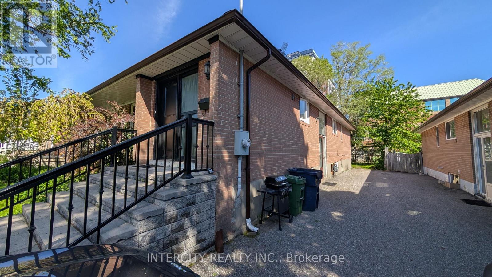 Room 2 - 56 Caracas Road, Toronto, Ontario  M2K 1B1 - Photo 9 - C13221600