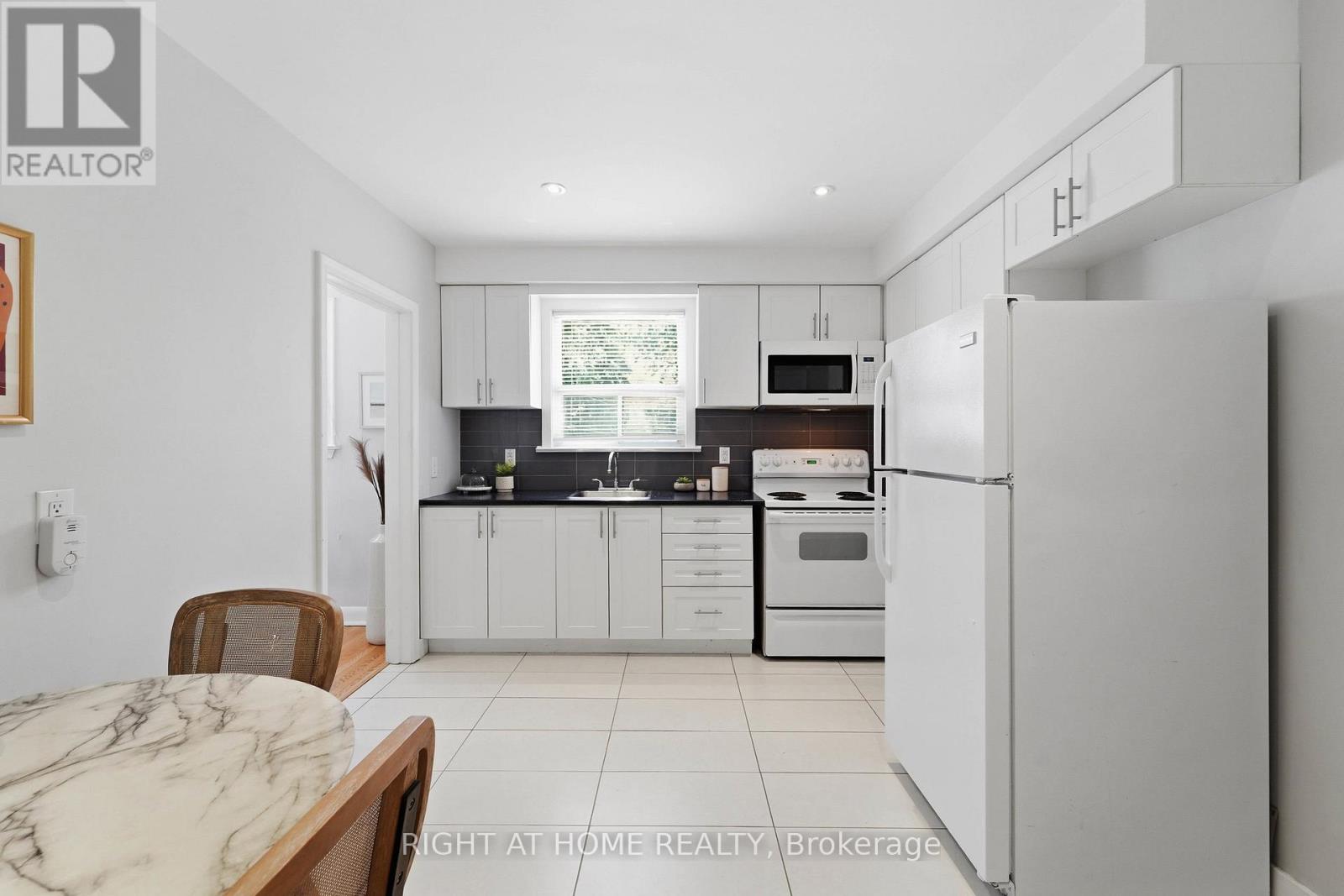 615 Pharmacy Avenue, Toronto, Ontario  M1L 3H1 - Photo 16 - E13221378