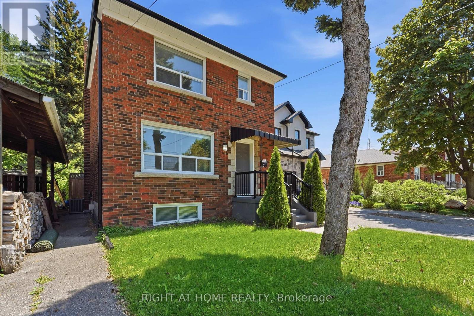 615 Pharmacy Avenue, Toronto, Ontario  M1L 3H1 - Photo 2 - E13221378