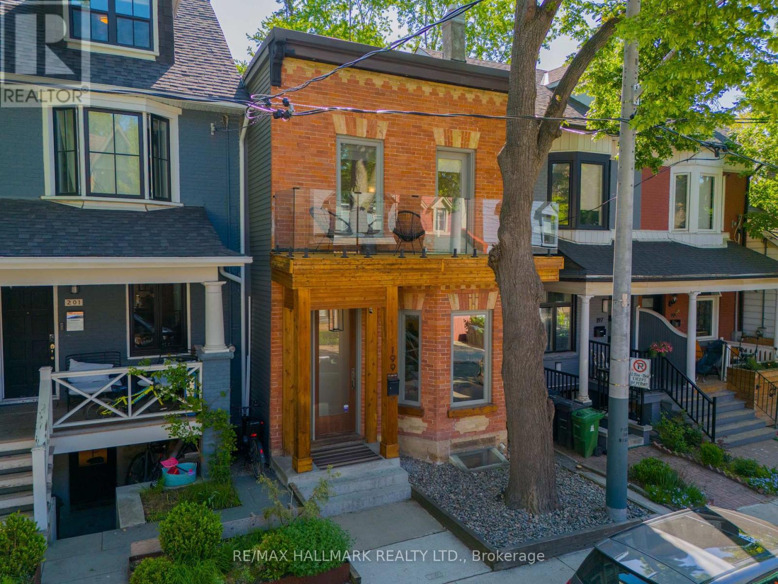 199 BOULTON AVENUE, Toronto, Ontario