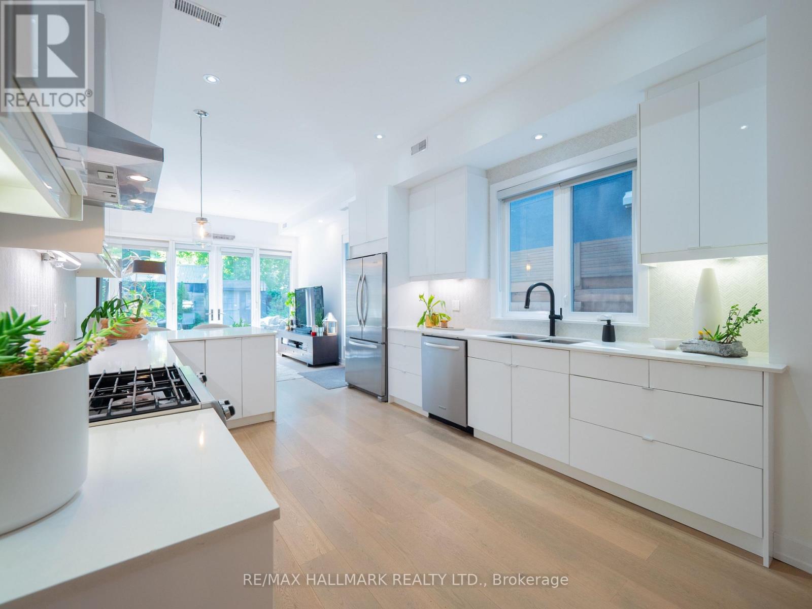199 Boulton Avenue, Toronto, Ontario  M4M 2J8 - Photo 16 - E13221622