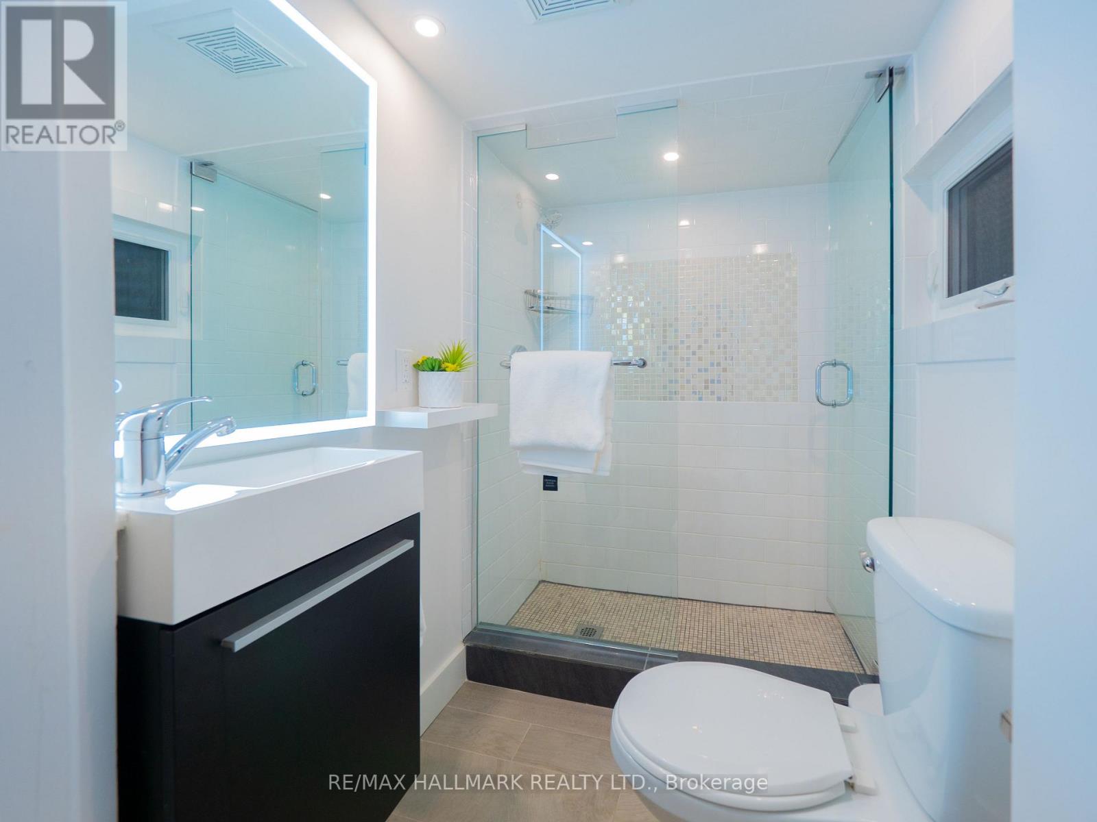 199 Boulton Avenue, Toronto, Ontario  M4M 2J8 - Photo 37 - E13221622