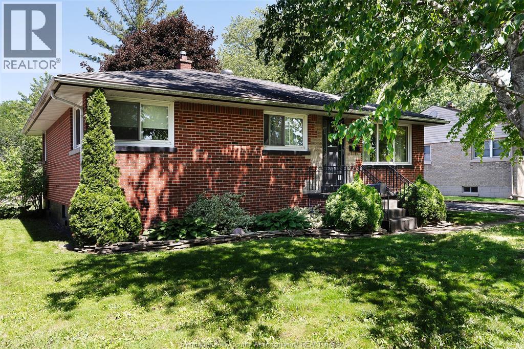 3668 Mckay, Windsor, Ontario N9E 2S2 - Photo 4 - 26012625
