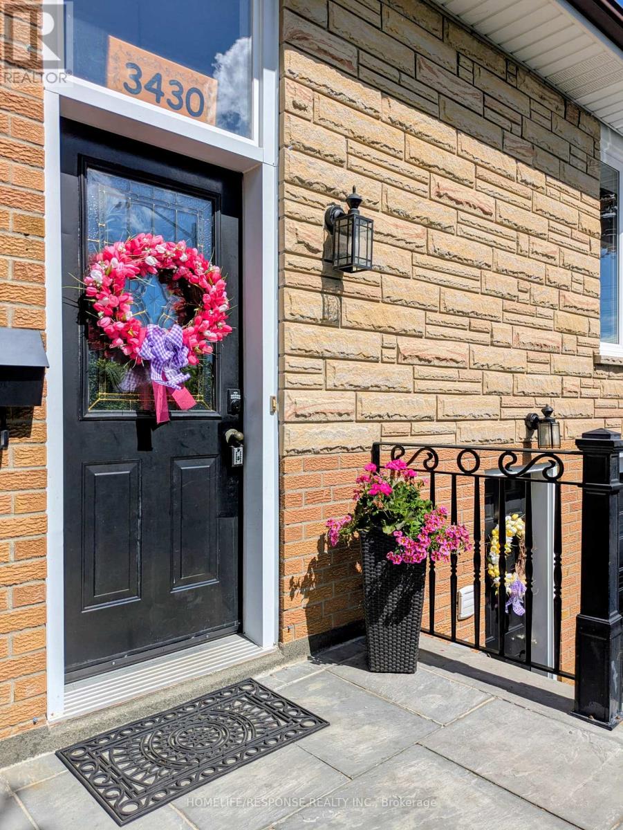 3430 Homark Drive, Mississauga, Ontario  L4Y 2K7 - Photo 2 - W13174434