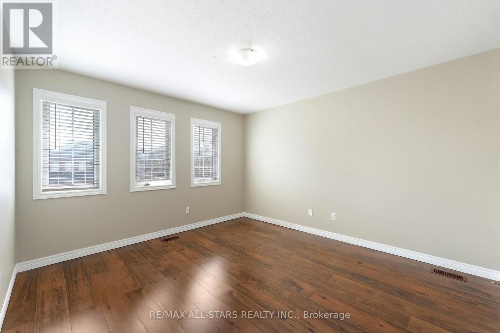 18 Reddenhurst Crescent, Georgina, Ontario  L4P 4G1 - Photo 20 - N13221242