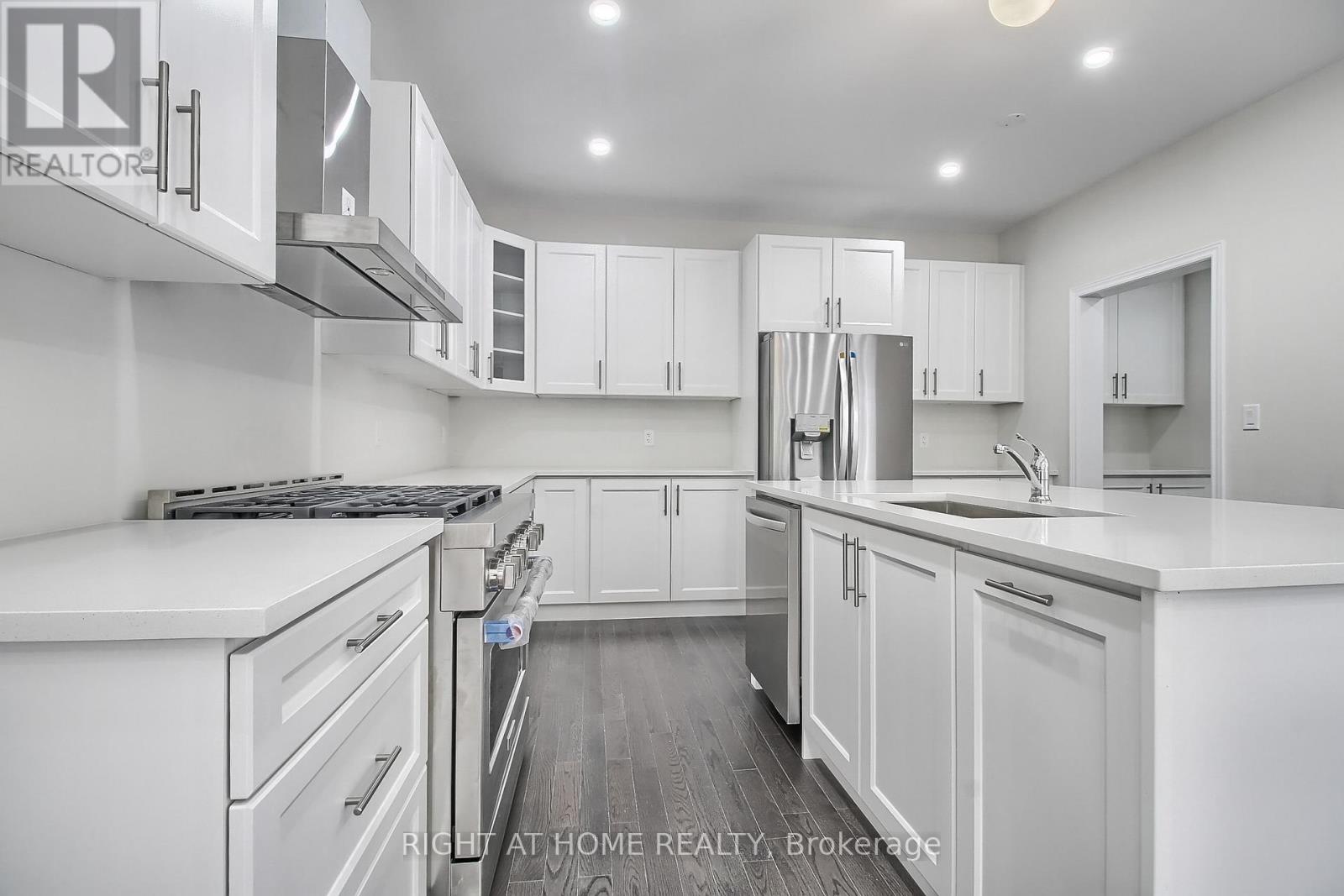 31 Dorothy Caine Crescent, Georgina, Ontario  L4P 3E9 - Photo 13 - N13221310
