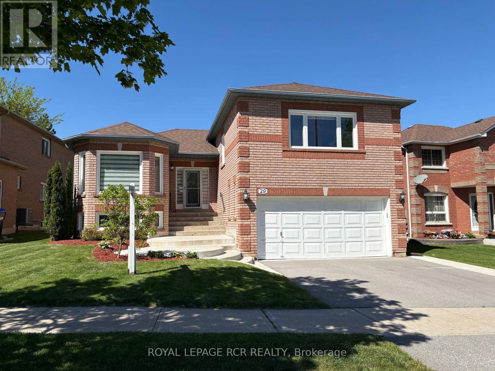 29 Depeuter Crescent, Bradford West Gwillimbury (Bradford), Ontario  L3Z 3A3 - Photo 1 - N13221328