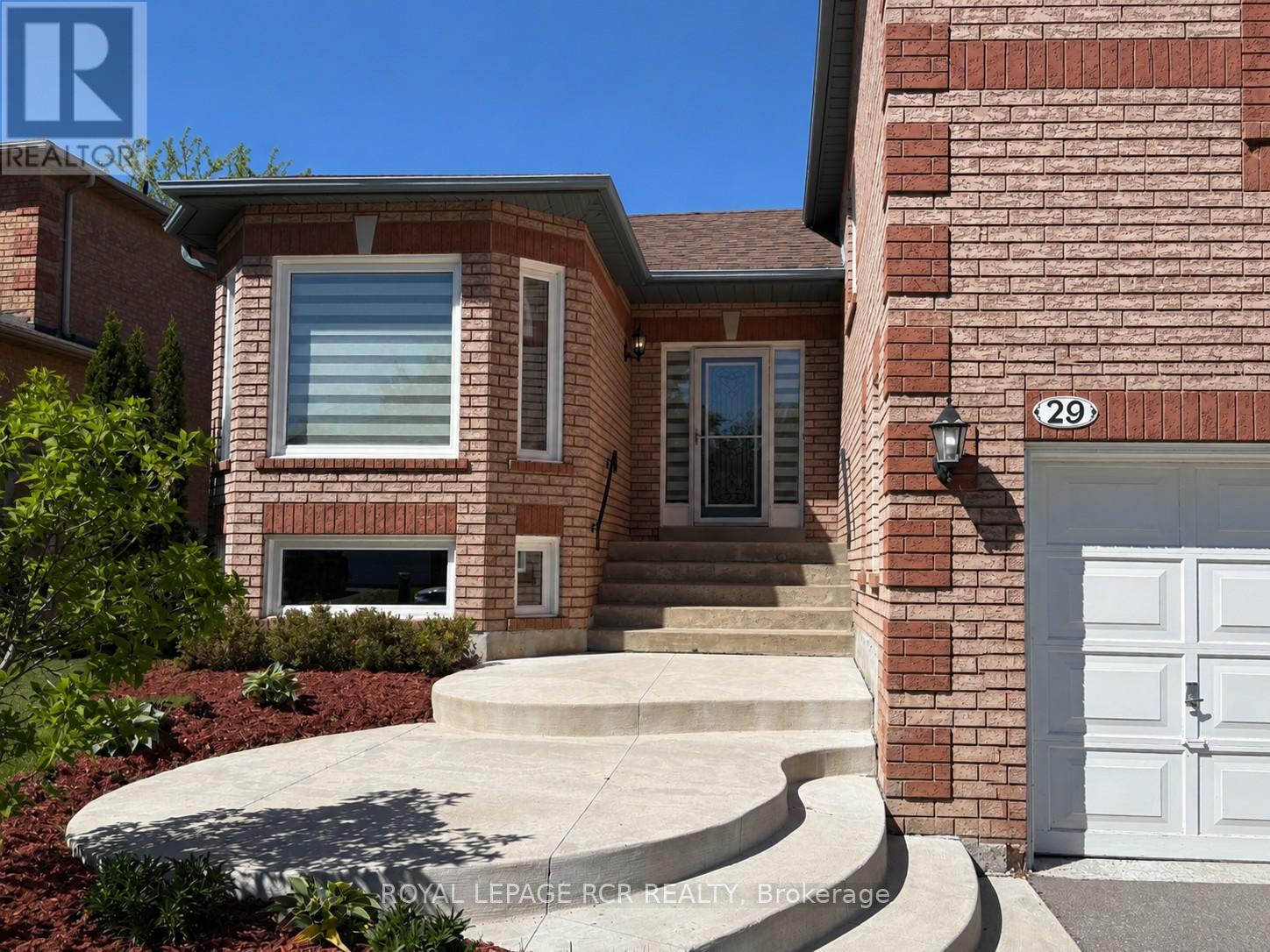 29 Depeuter Crescent, Bradford West Gwillimbury (Bradford), Ontario  L3Z 3A3 - Photo 2 - N13221328