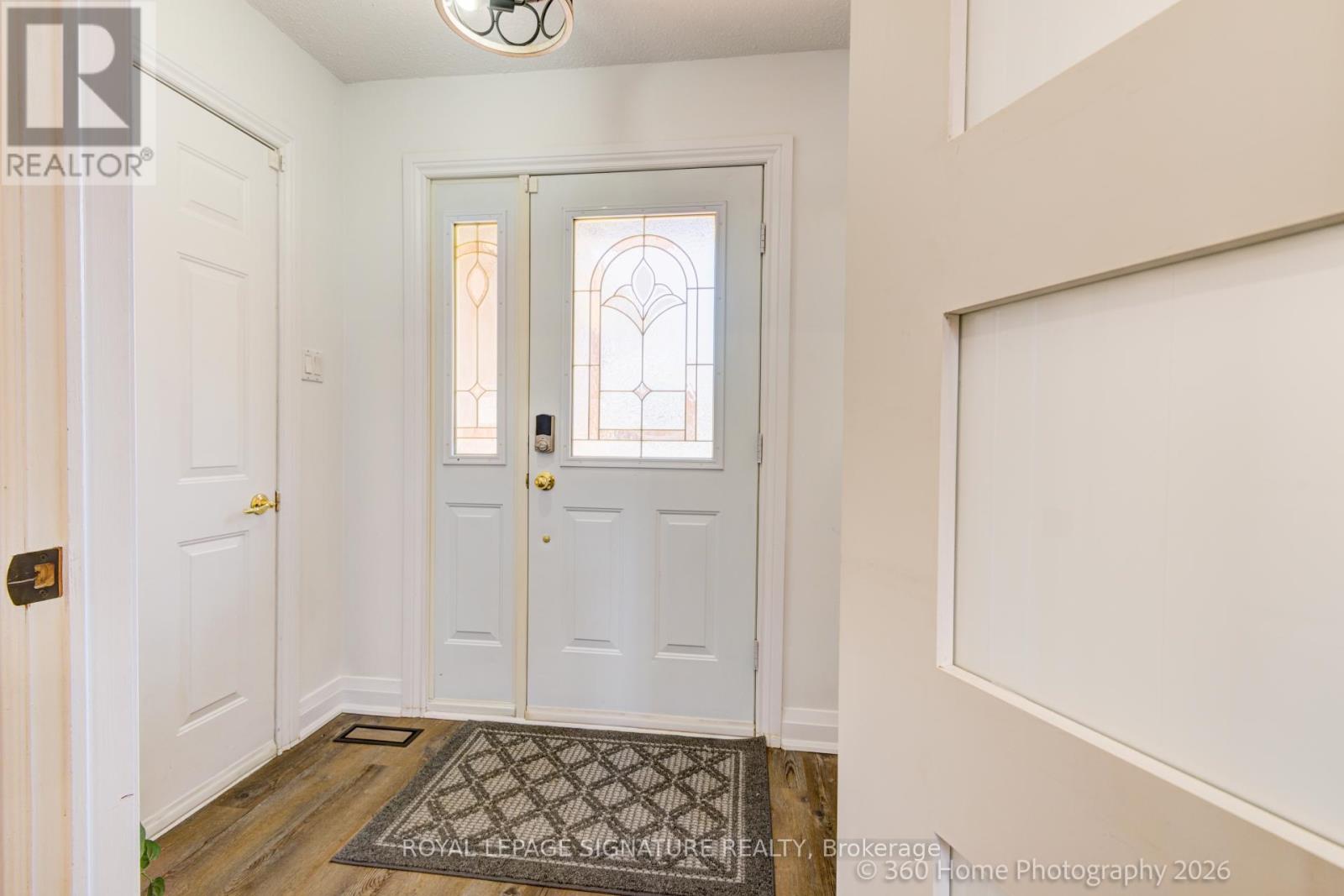 230 Lancaster Avenue, Newmarket, Ontario  L3Y 5X2 - Photo 4 - N13221390