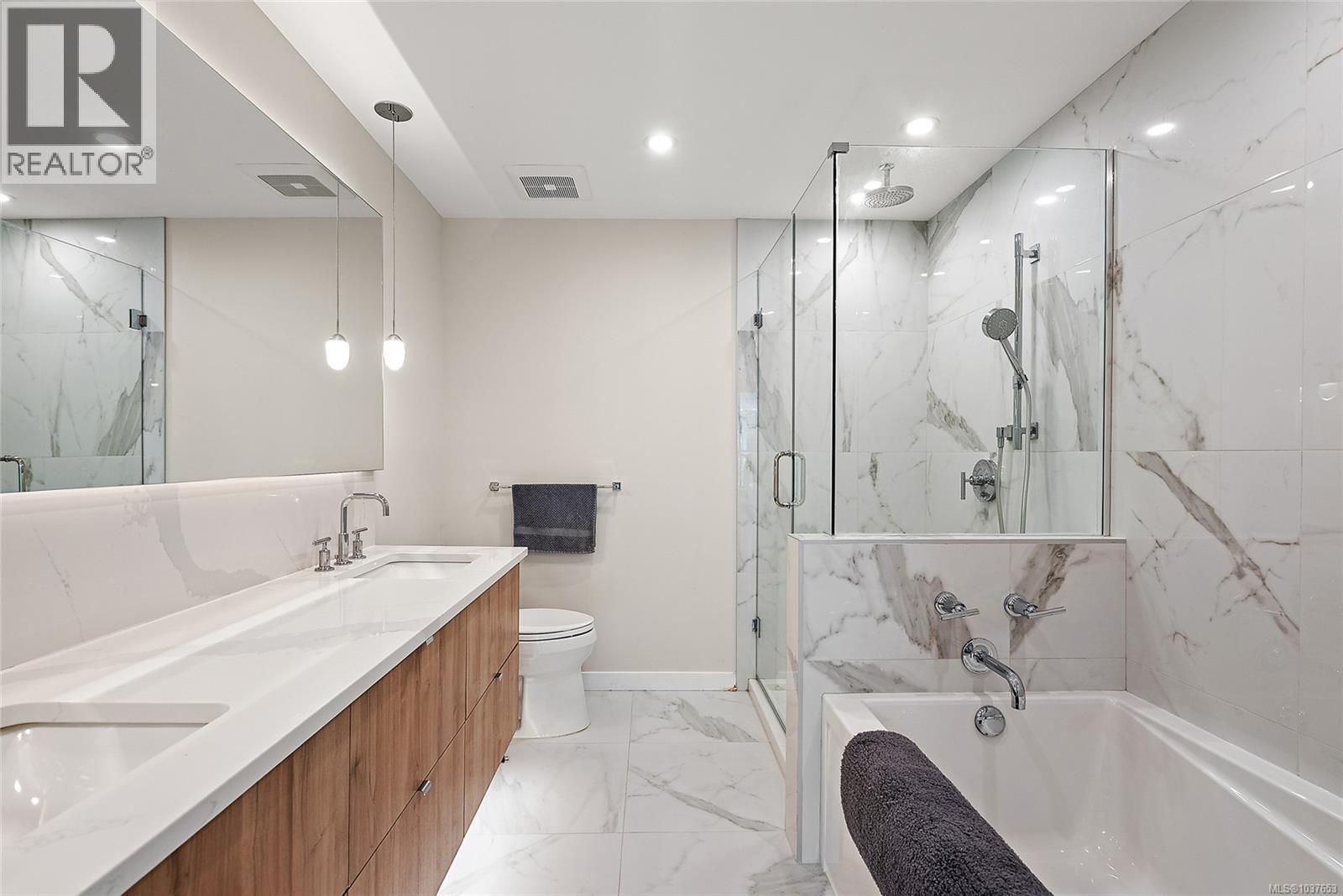 209 5120 Cordova Bay Rd, Saanich, British Columbia  V8Y 2K5 - Photo 24 - 1037653