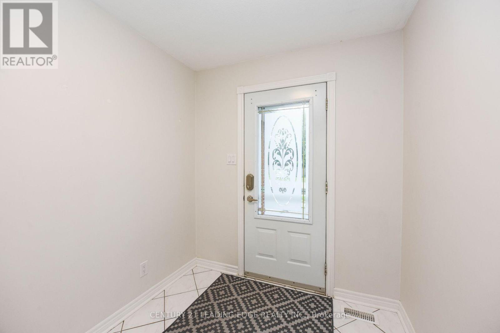 388 Leacock Drive, Barrie (Letitia Heights), Ontario L4N 7X3 - Photo 3 - S13221514