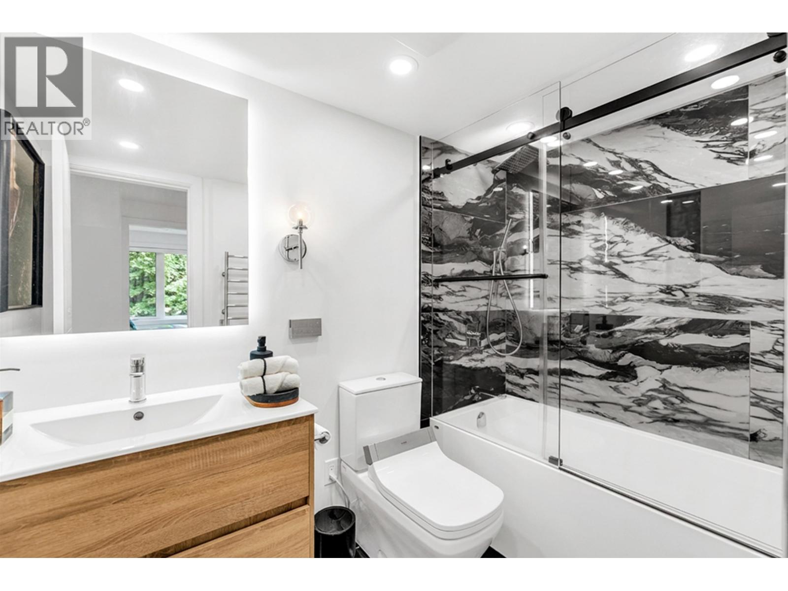 L1 555 13th Street, West Vancouver, British Columbia  V7T 2N8 - Photo 13 - R3130078