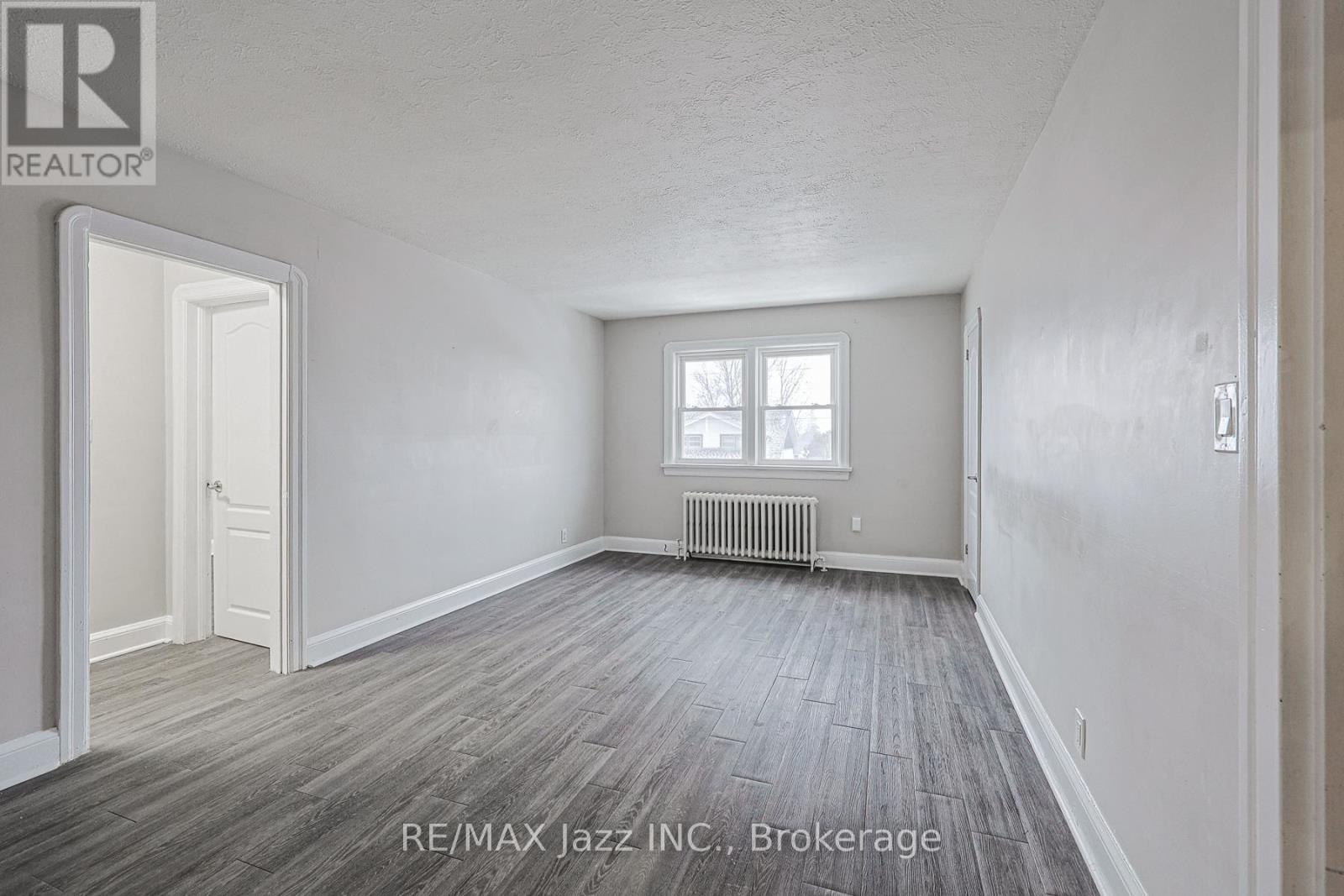 4 - 366 Mary Street N, Oshawa, Ontario  L1G 5C8 - Photo 4 - E13221680
